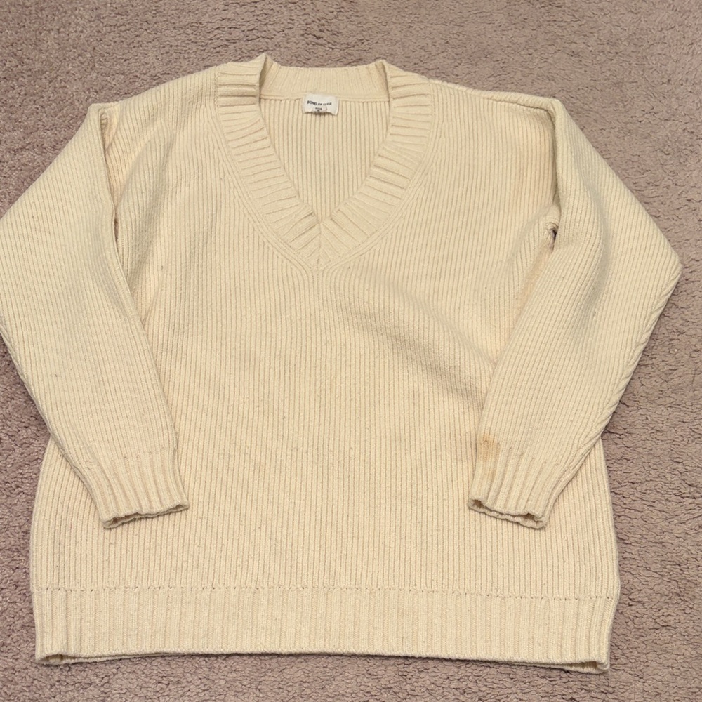 Song of Style Cream V-Neck Ribbed Sweater
